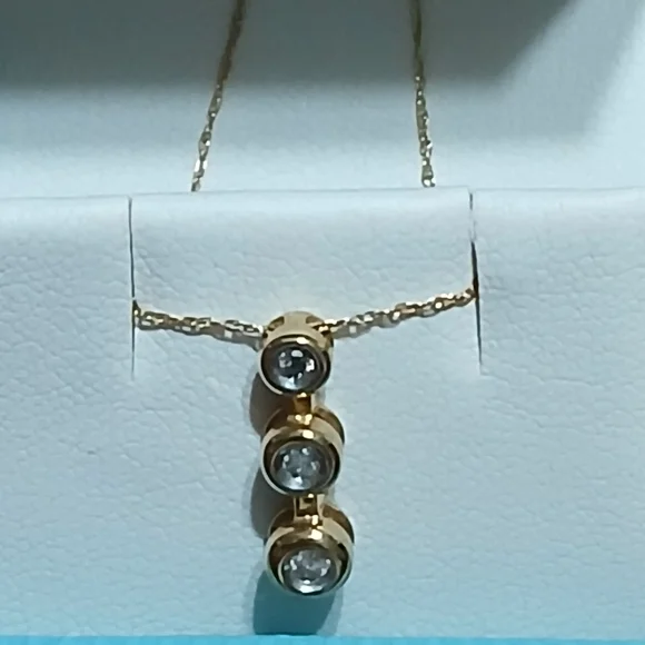 10K Yellow Gold Diamond necklace